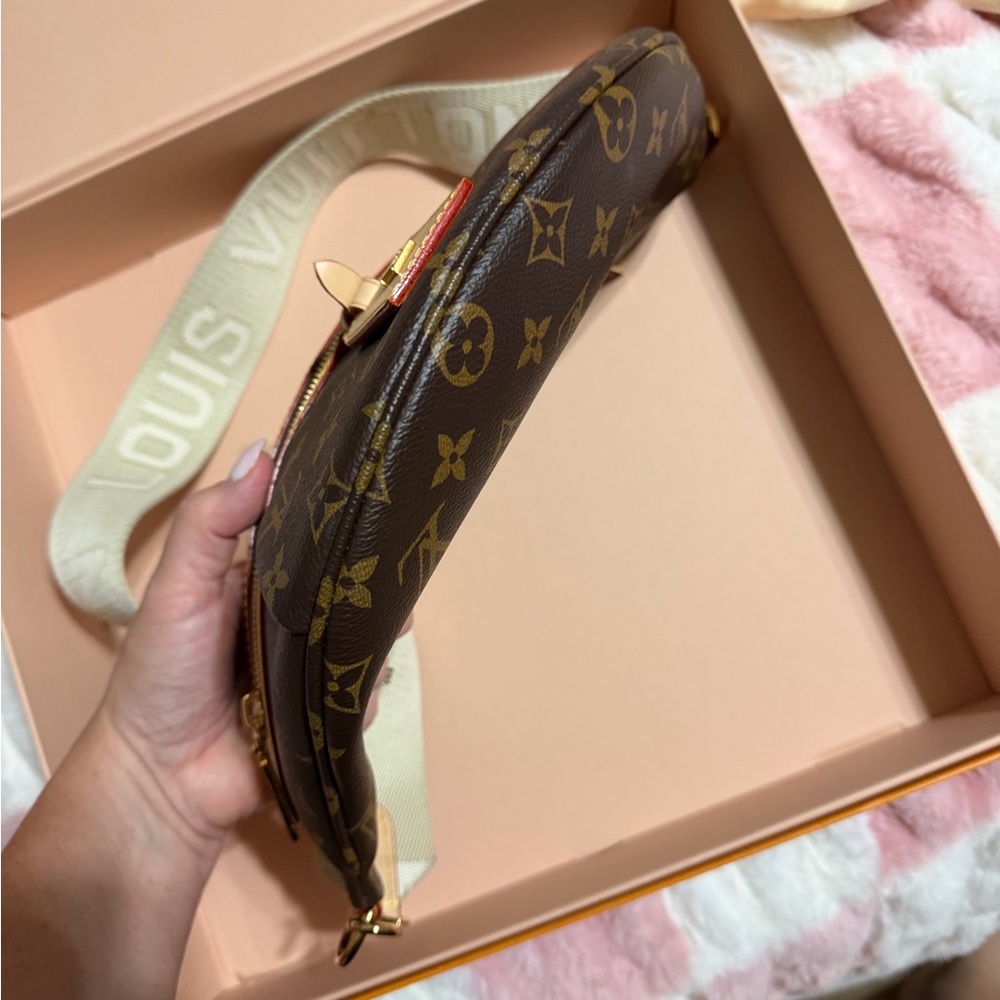 Louis Vuitton Brown and Tan Monogram High Rise Bumbag - Picture 2 of 10